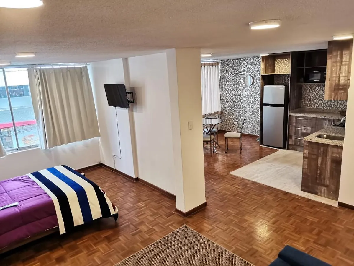Suite Estudio Κίτο